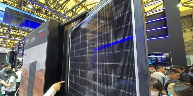 LONGi presenta módulos fotovoltaicos HPBC de 630 W con una eficiencia del 23,3 %